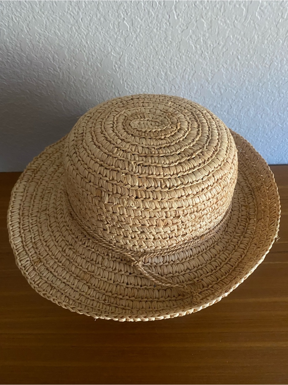 August Accessories Natural Straw Sun Hat Circ. 22.5 inches
